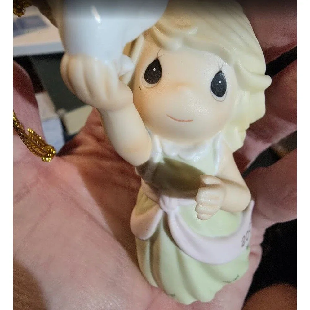 Precious Moments Christmas Ornament 810002 “Blessings of Peace to You” w/Box